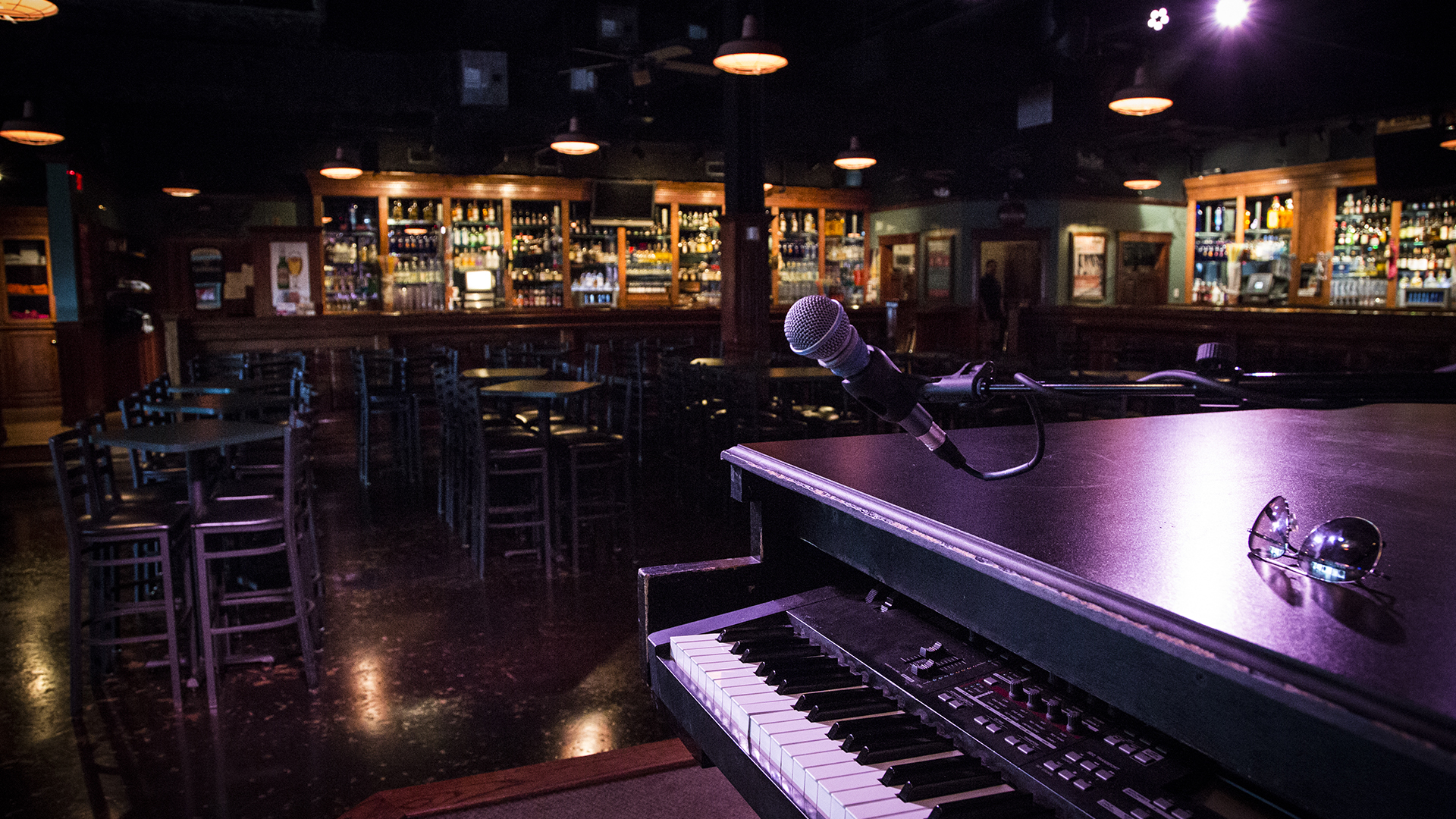 Howl at the Moon - View from the piano