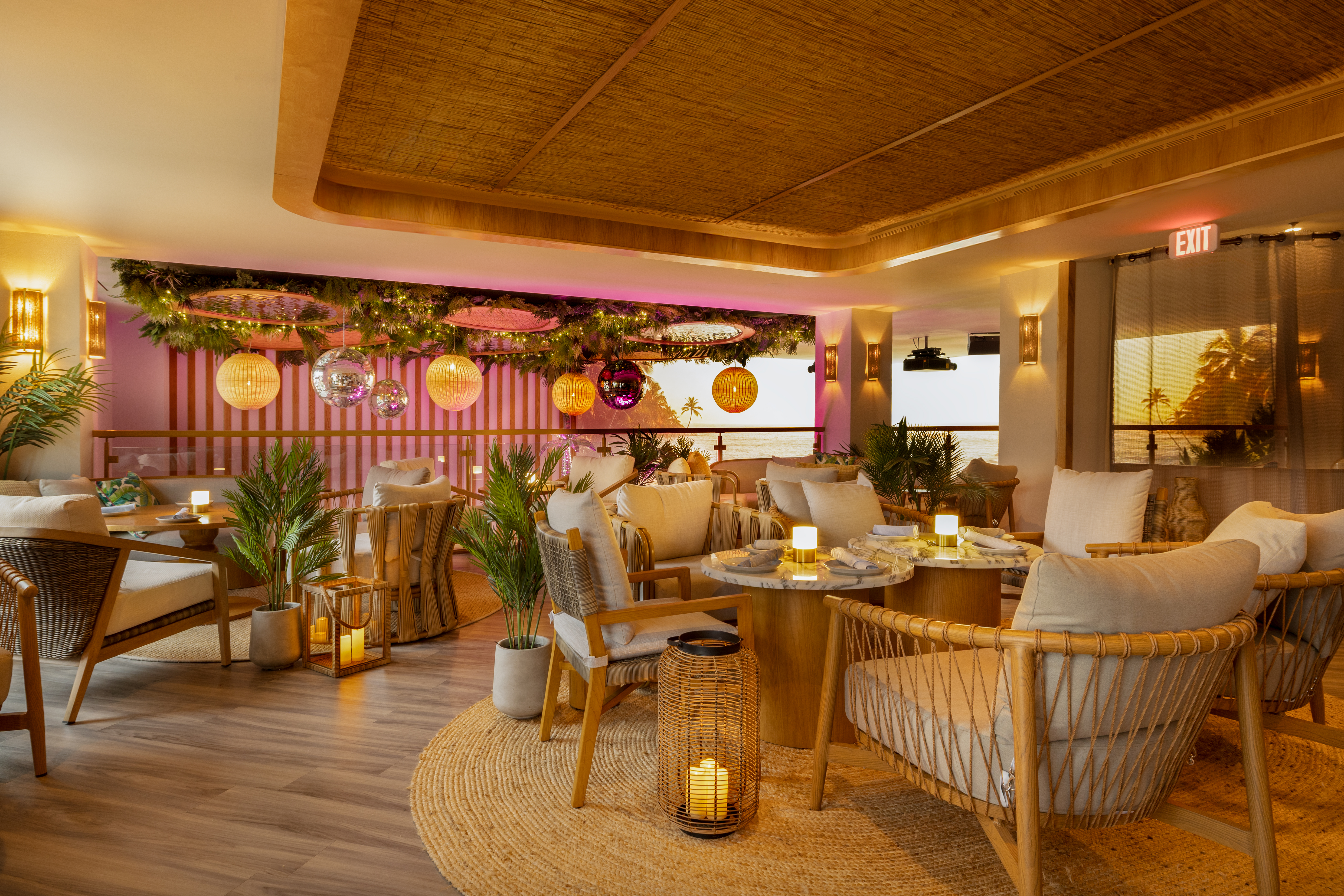 Mezzanine dining room at Palm Tree Club KC.