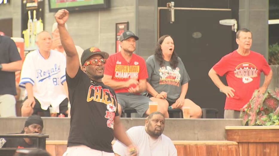 Outdoor watch party for Chiefs at Kansas City Live!