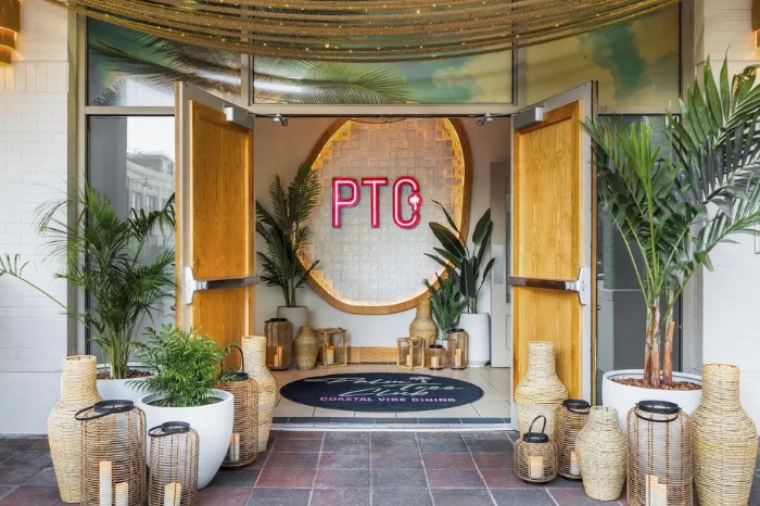 Palm Tree Club Entrance