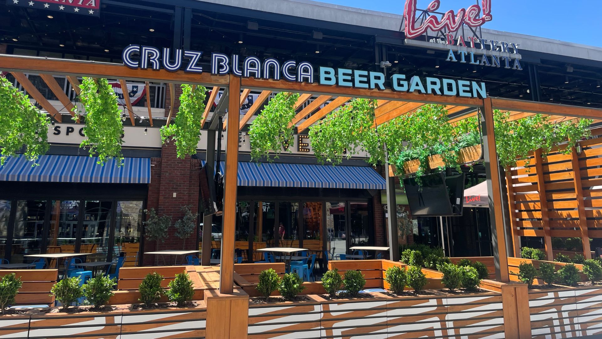 Cruz Blanca Venue Facing