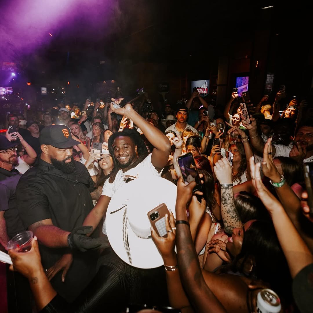 Shaboozy in the crowd at Nashville Live!