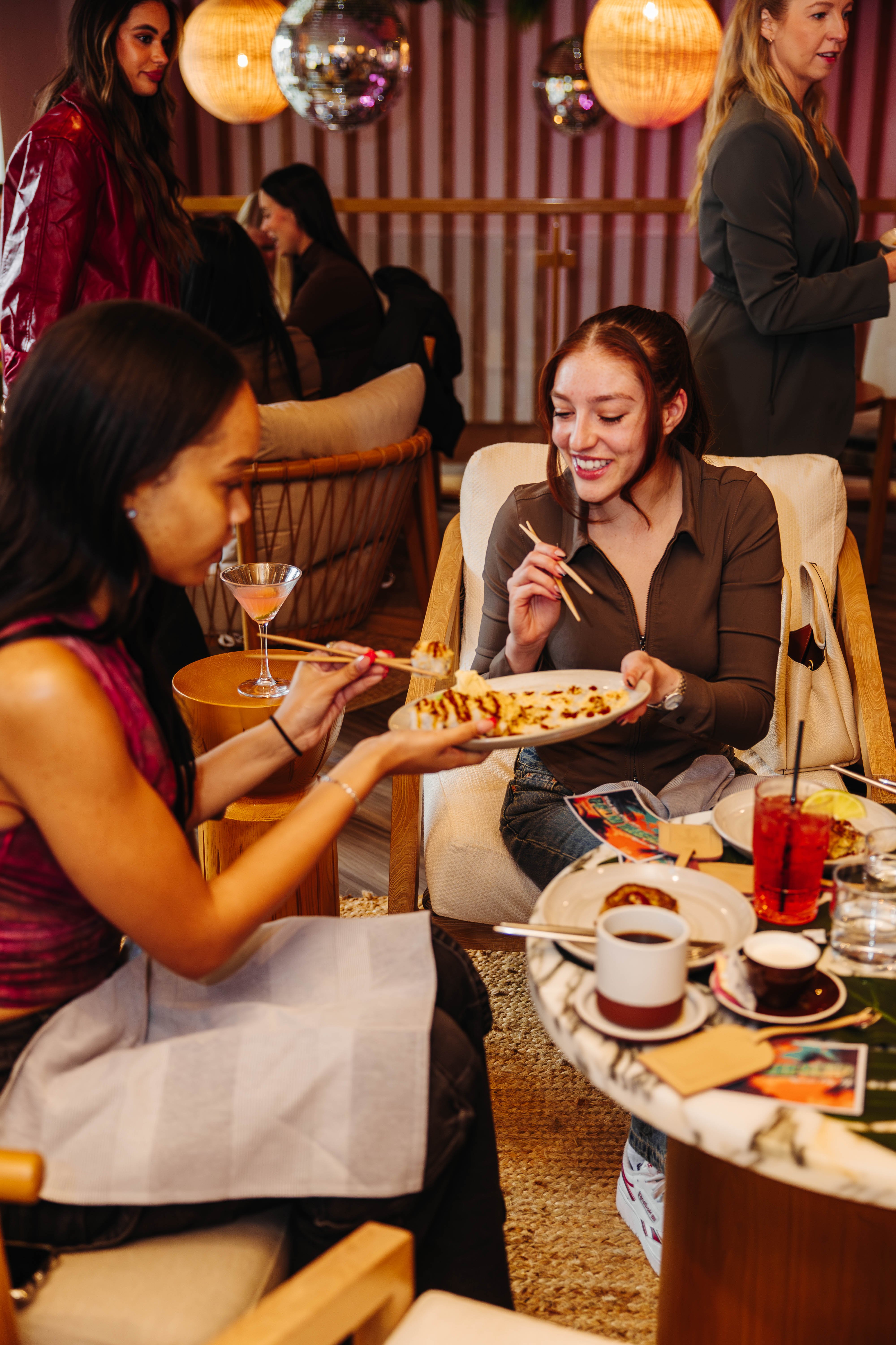 Celebrate Mother’s Day at Palm Tree Club Orlando with brunch, mimosas, champagne, and a warm, elevated dining experience. Reserve your table today.