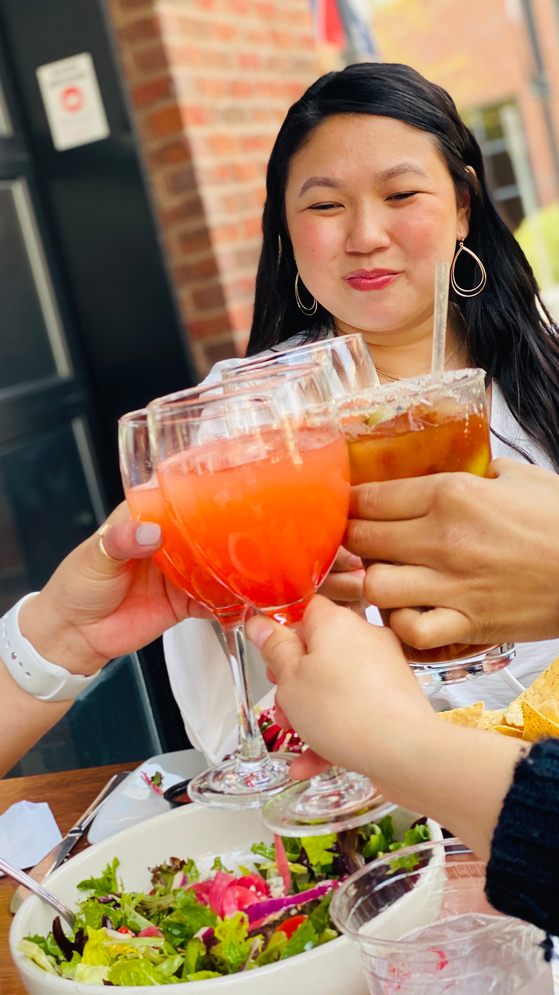 Celebrate Mother’s Day at Palm Tree Club Orlando with brunch, mimosas, champagne, and a warm, elevated dining experience. Reserve your table today.