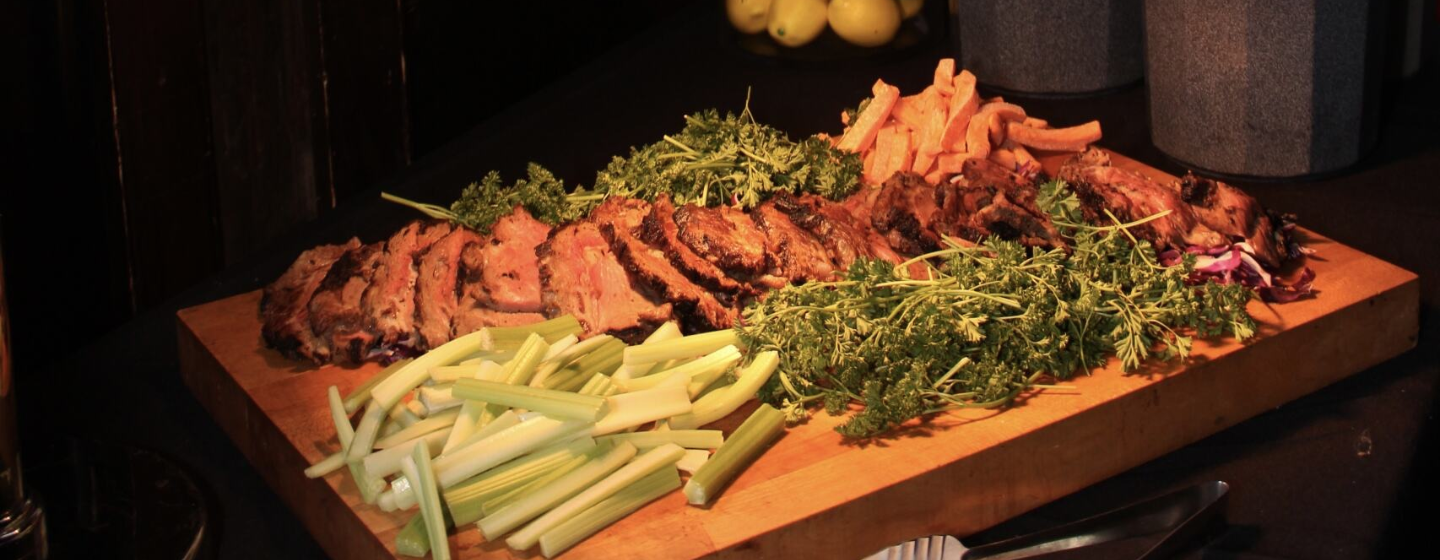 Meat platter with veggies