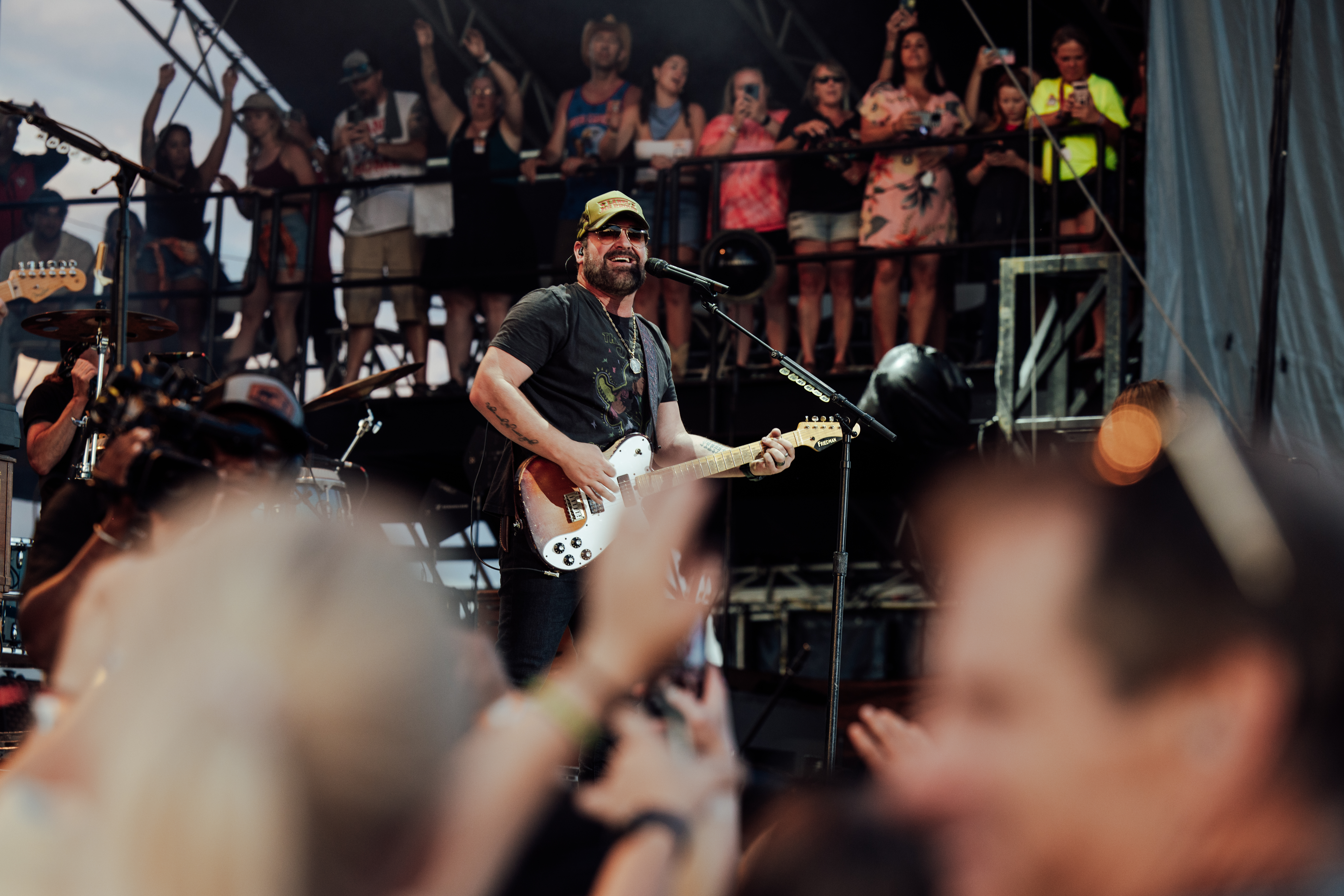 Lee Brice in concert