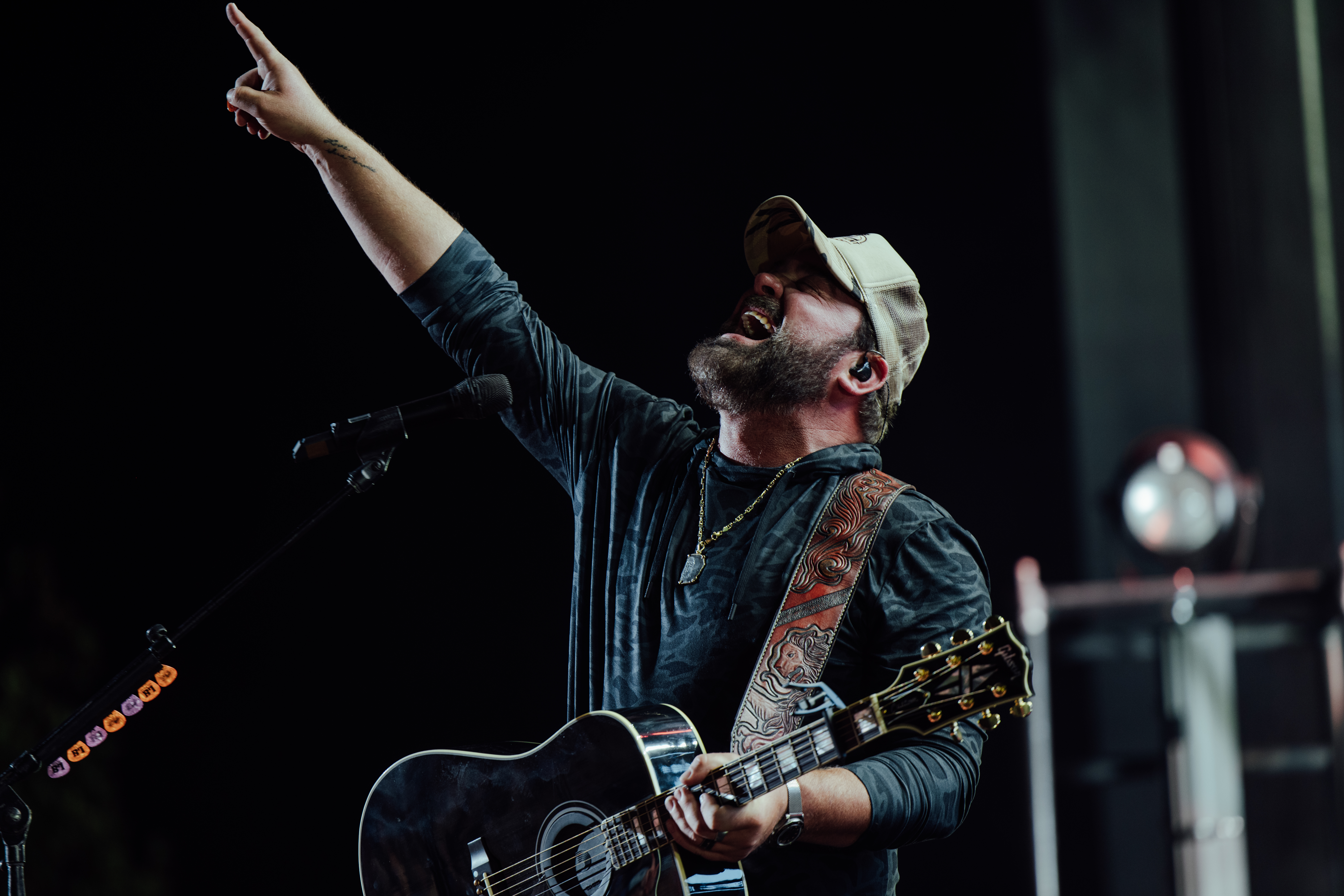 Lee Brice in concert