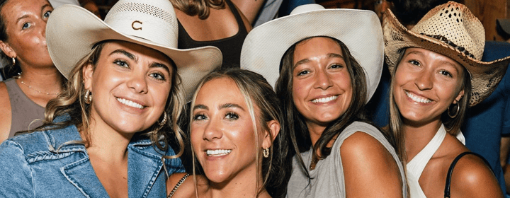 Girls in PBR at Ladies Night 