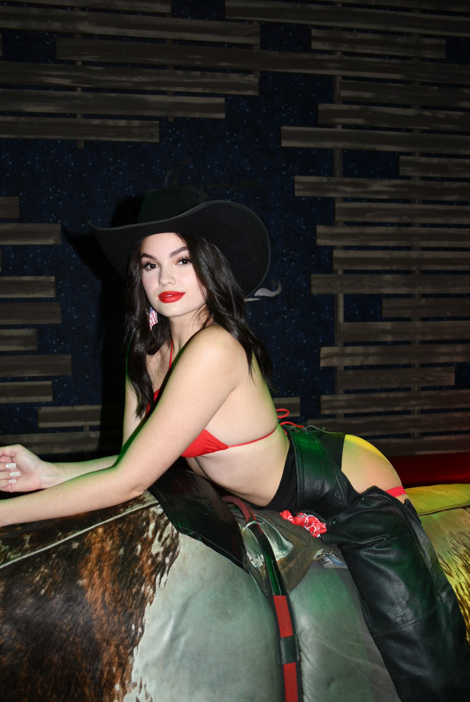 buckle bunny