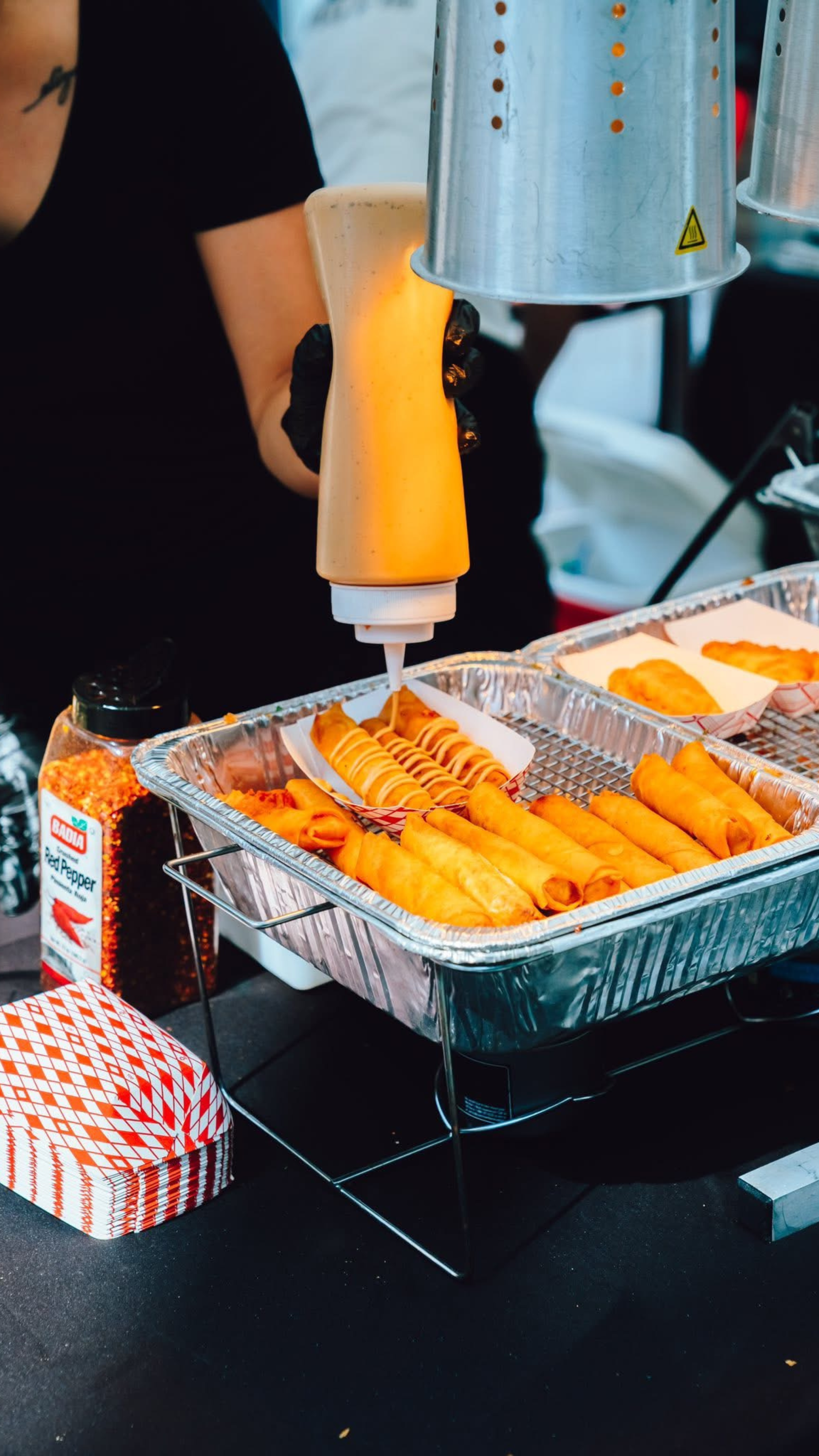 An image of food in a tray at the Street Food Fest.