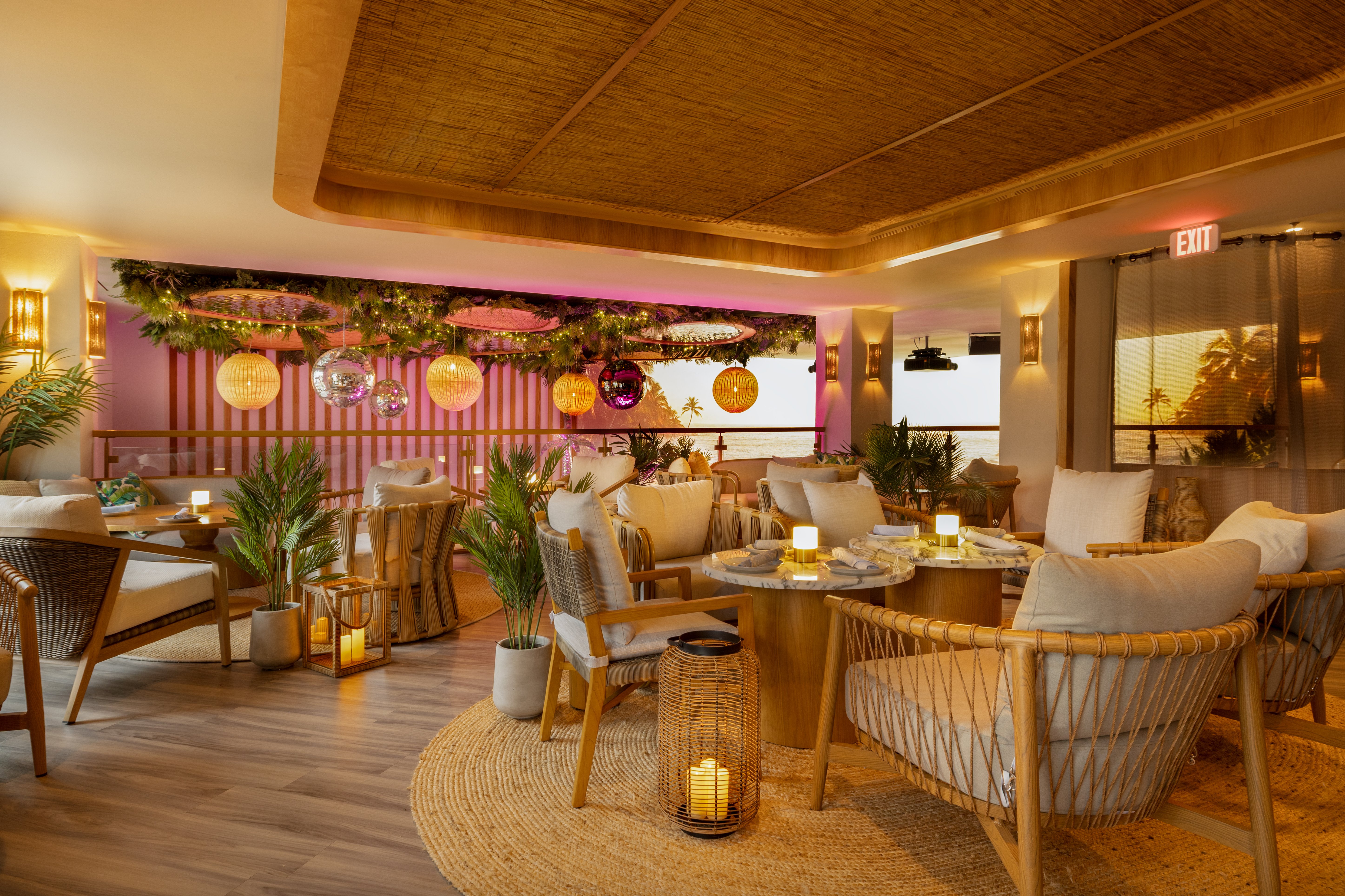 Mezzanine dining room at Palm Tree Club KC.