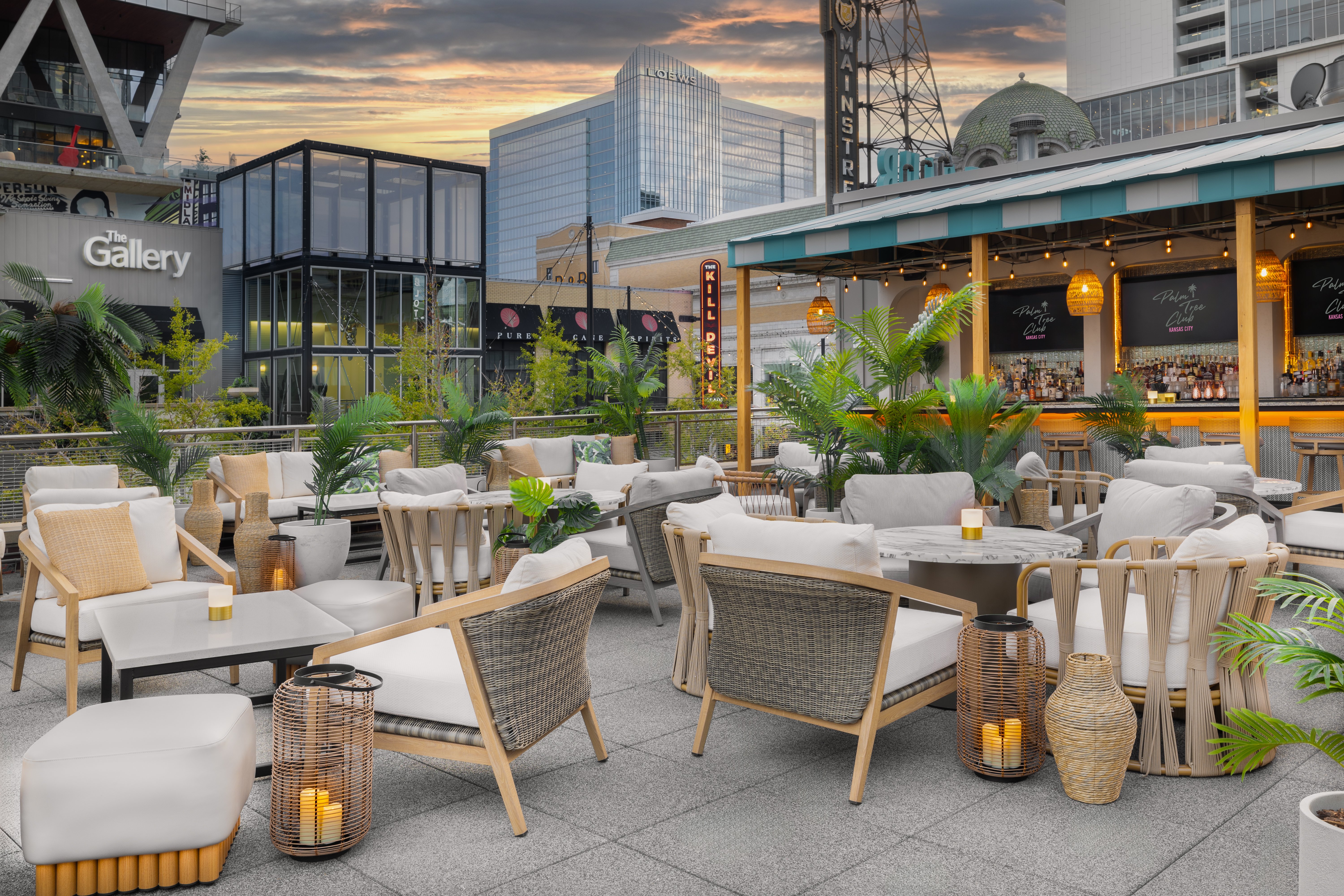Rooftop dining at Palm Tree Club KC.