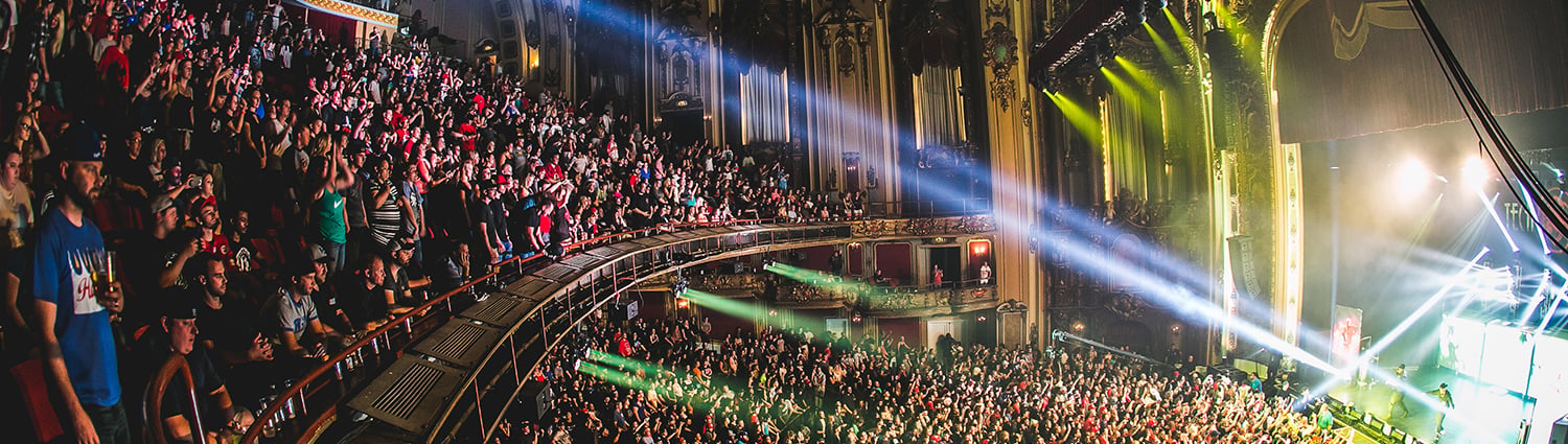 The Midland - Panoramic view of crowd and stage