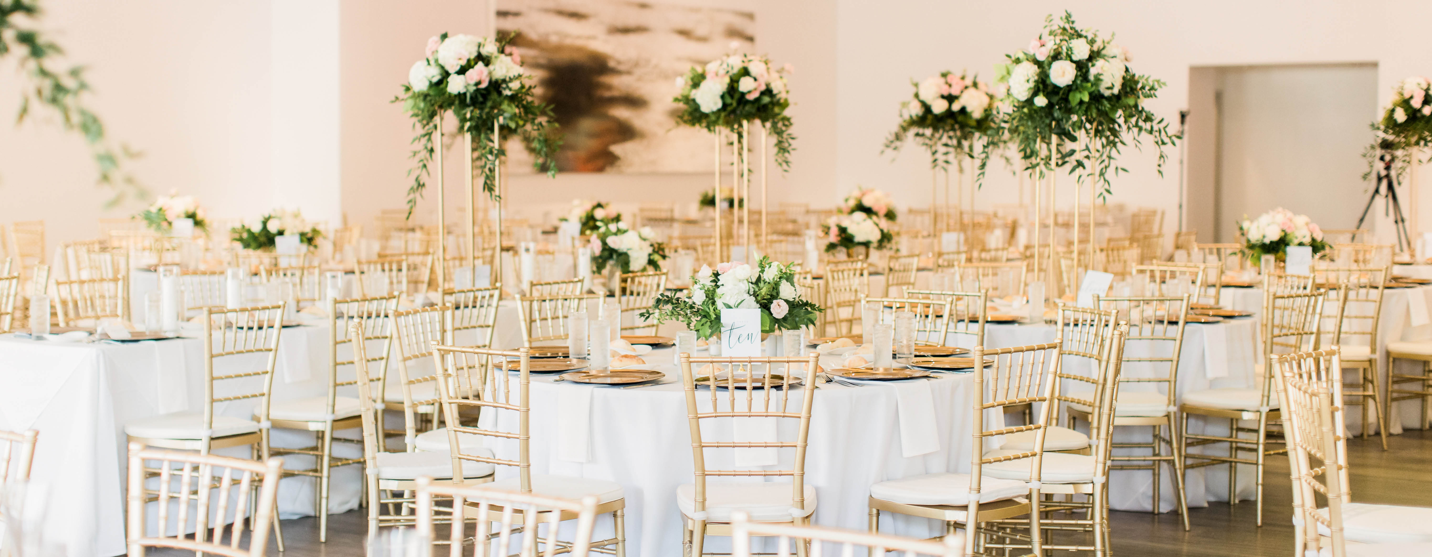 Table with decor