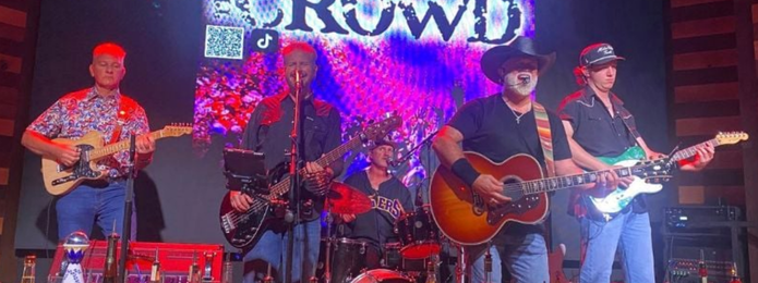 The Crowd performing in PBR