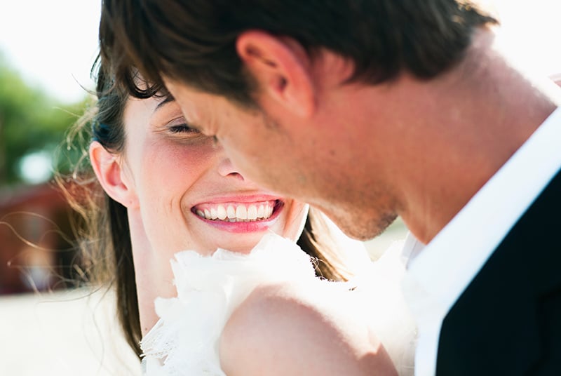 Live! Casino & Hotel Wedding Photo - Couple Kissing