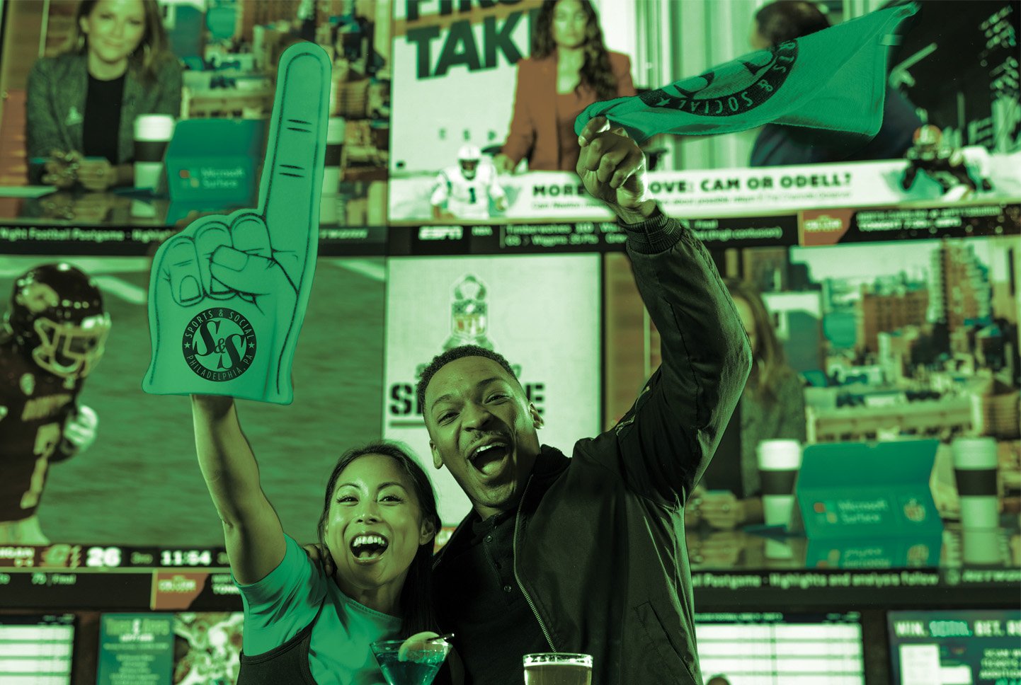 Sports and Social Fans Green Overlay