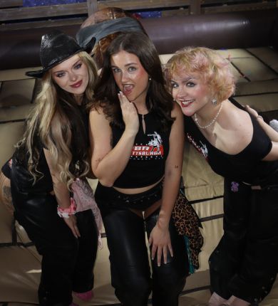 3 girls standing together
