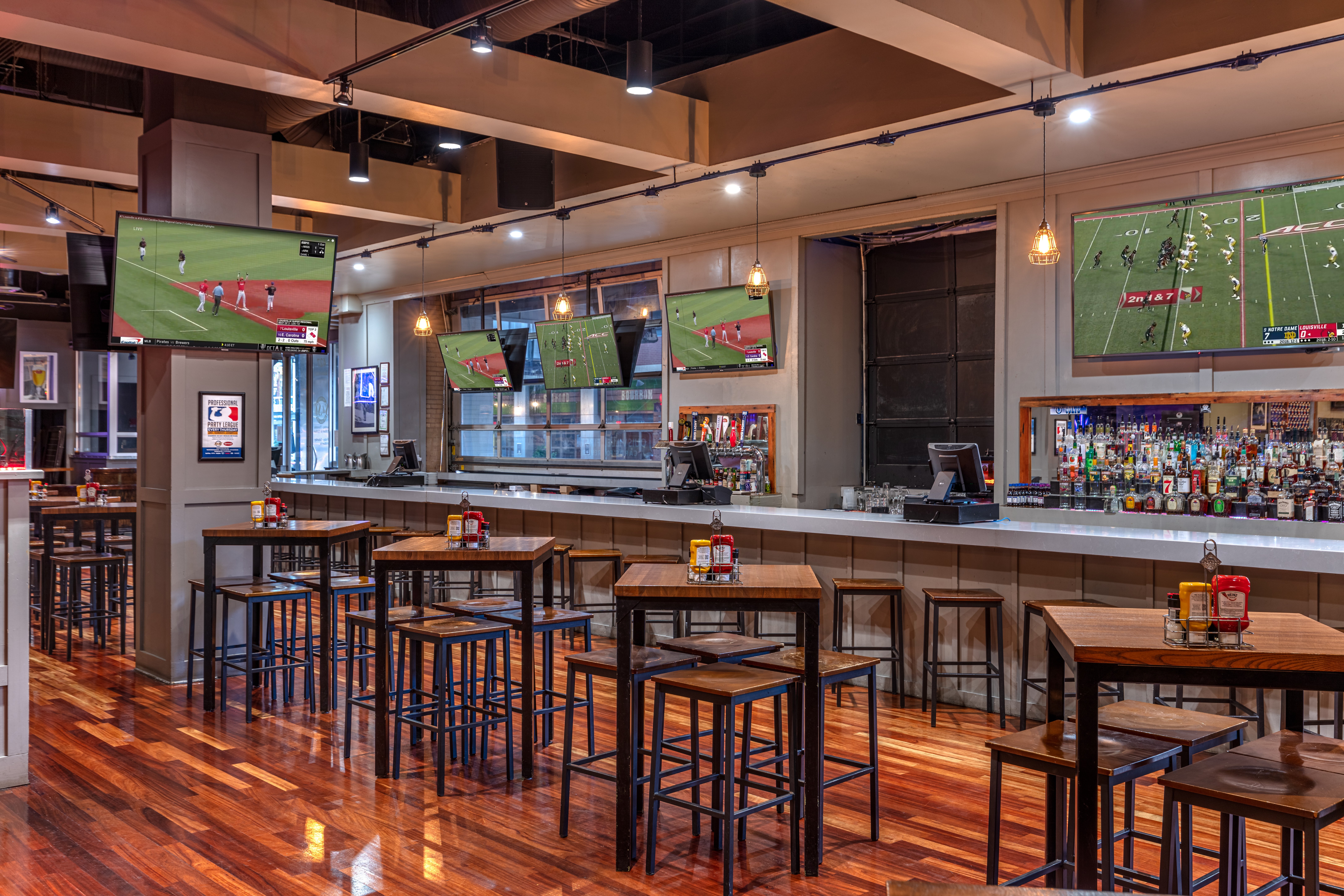 Sports & Social Front Bar