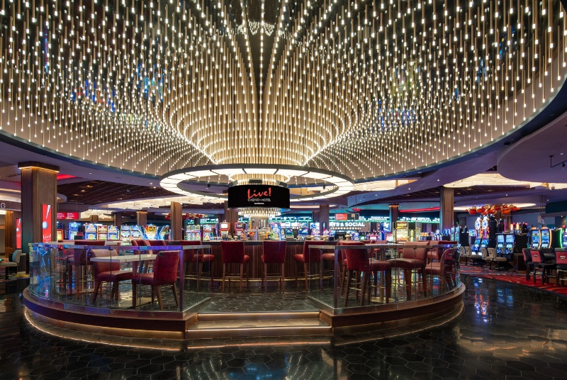 Photo of Center Bar on the casino floor at Live! Casino & Hotel Louisiana
