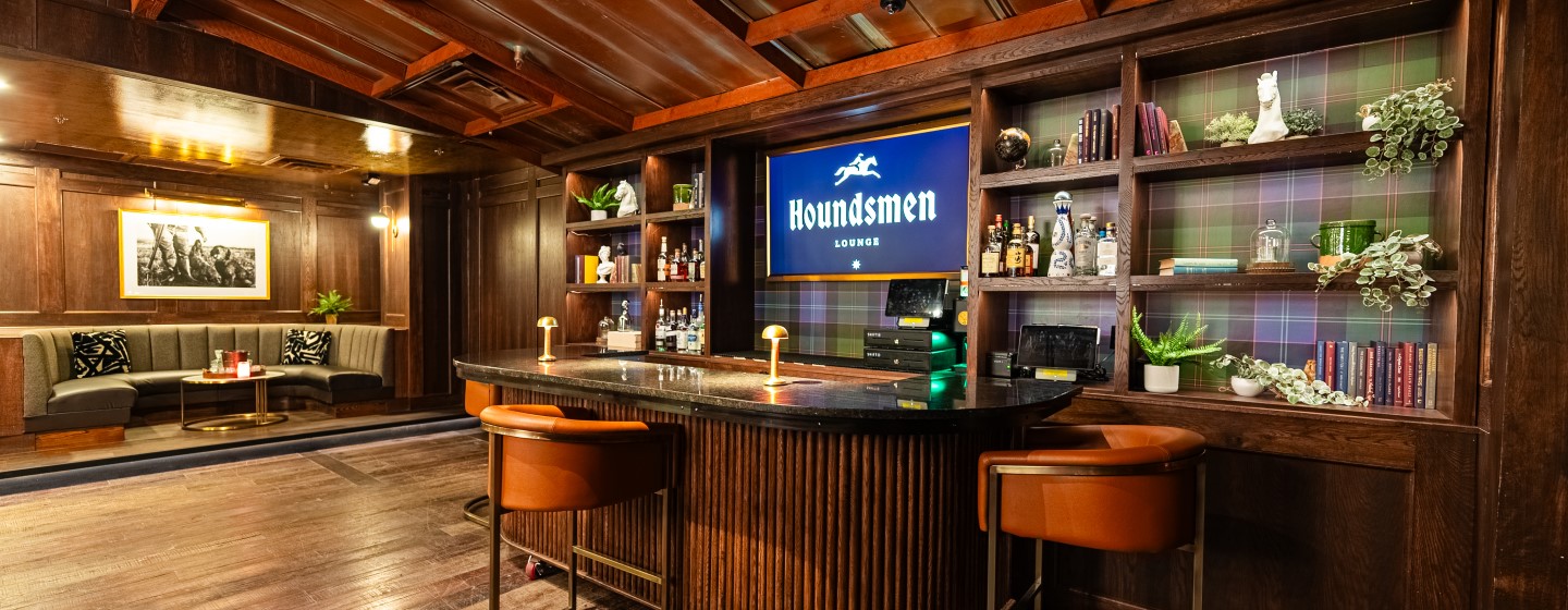 Additional bar at Houndsmen Lounge at Live! at the Pointe Orlando.