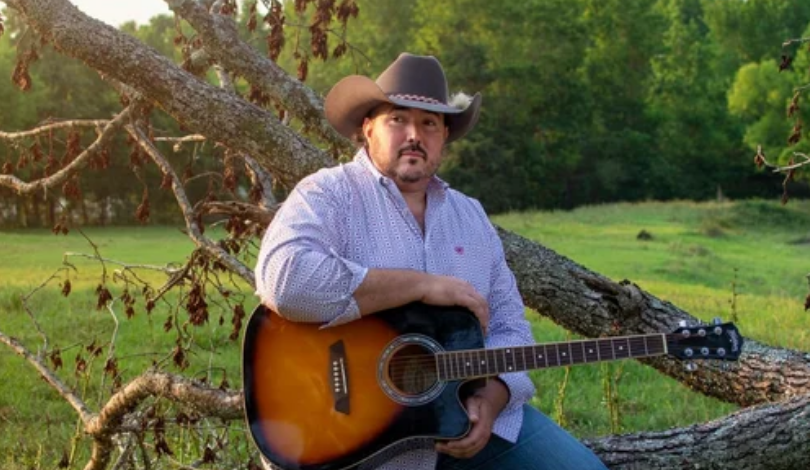 Photo of performer Shane Pons