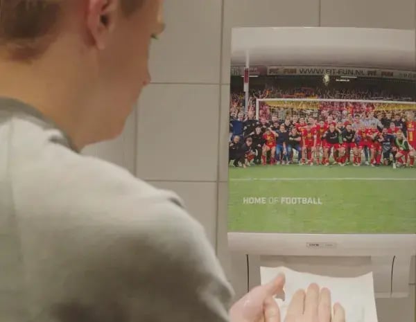 go-ahead-eagles-gewrapte-handdoekautomaat.jpg