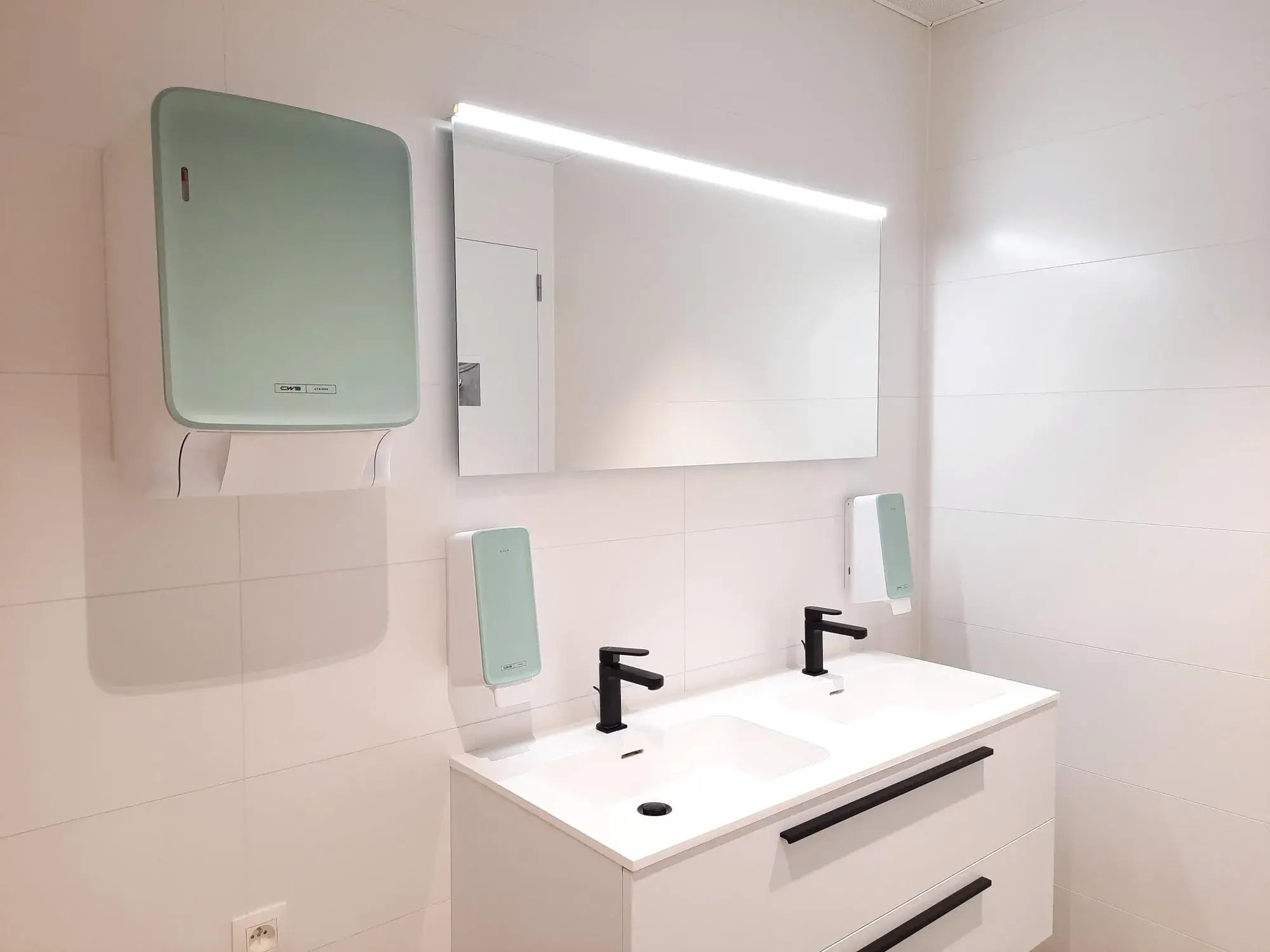 PureLine Zele Toilet (2).png