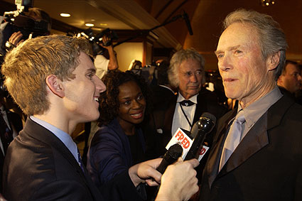 Eastwood grants an interview to a cub reporter.