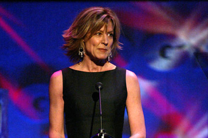 Actress/Director Christine Lahti presents the DGA's 2004 Robert B. Aldrich Award to Jeremy Kagan.