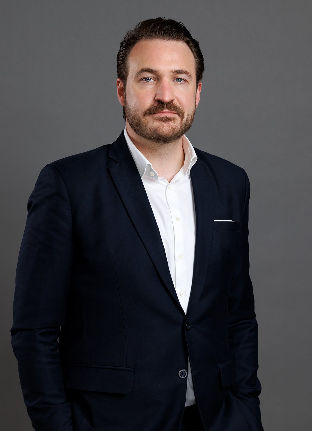 Konstantin_Decker-Horz_web_large