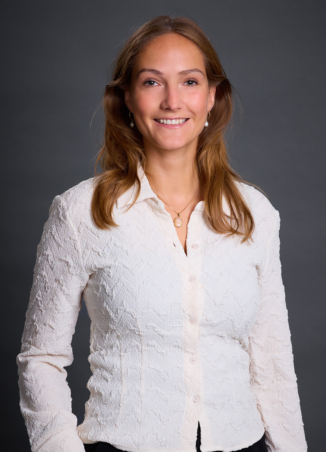 Aimee_Bast_web_large