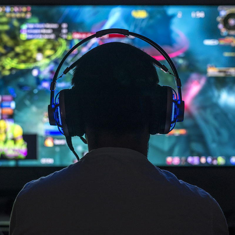 Gamer_playing_a_Video_Game_S_0993_PPT