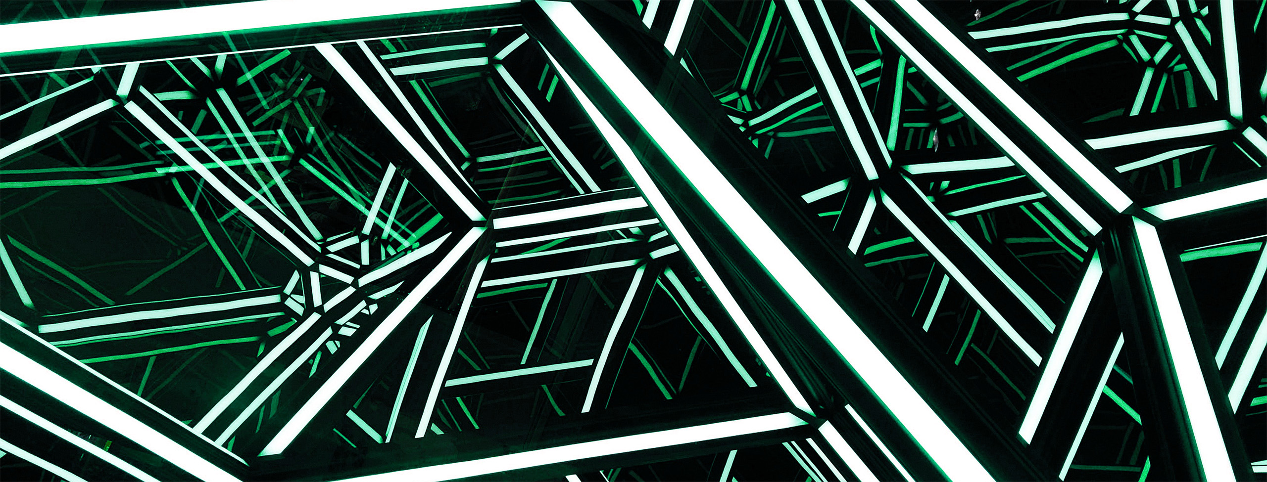 Abstract lights and mirrors installation2560975