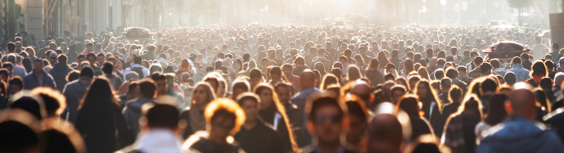 Blurred crowd_PPT (1)
