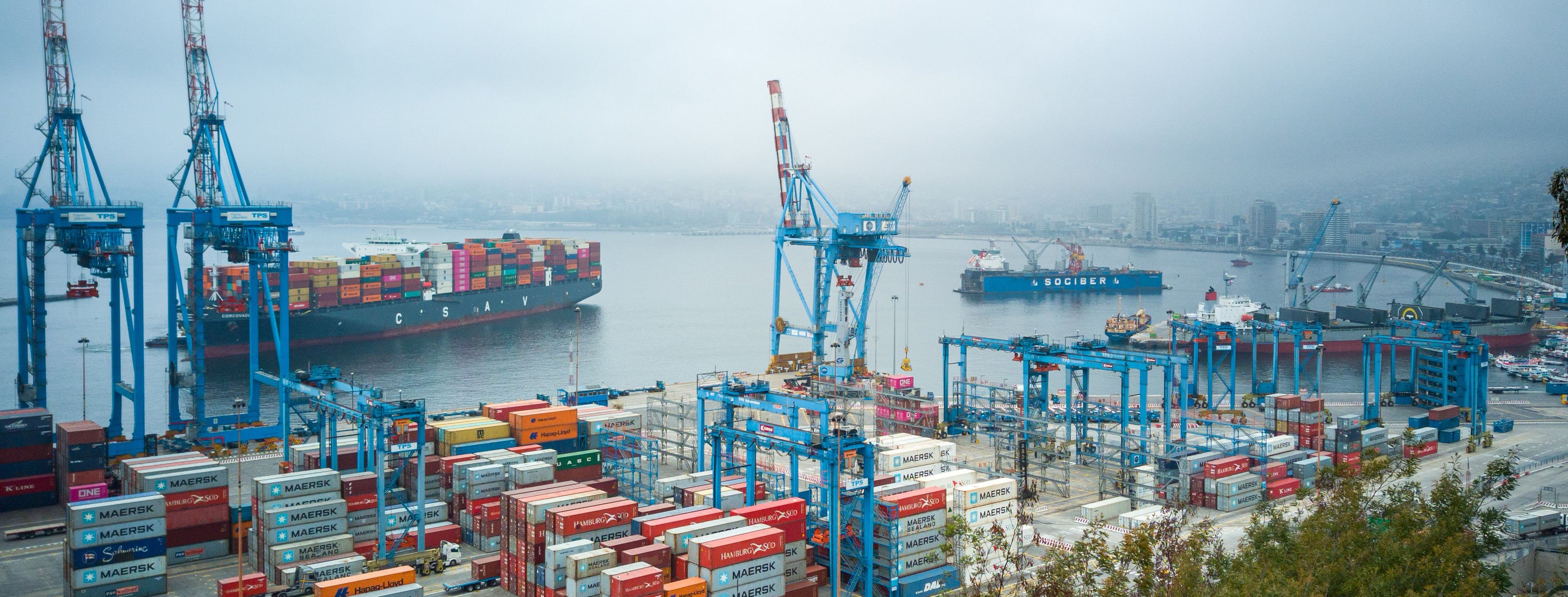 Cargo_shipping_yard_S_2560-4K