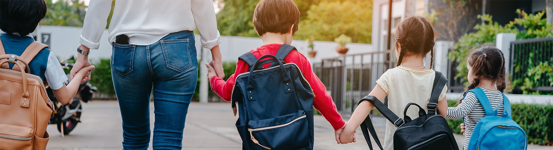Children_going_to_school_N_2215