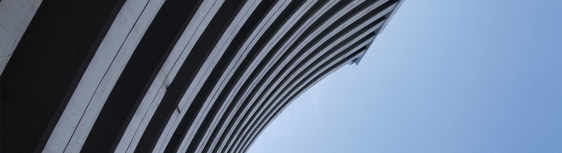 Curved_Building_P_1050