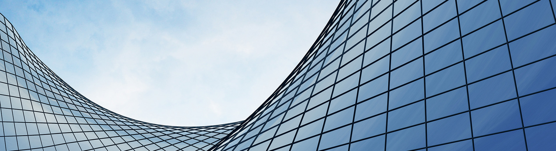 Curved_Glass_Building_P_1055_1910x520