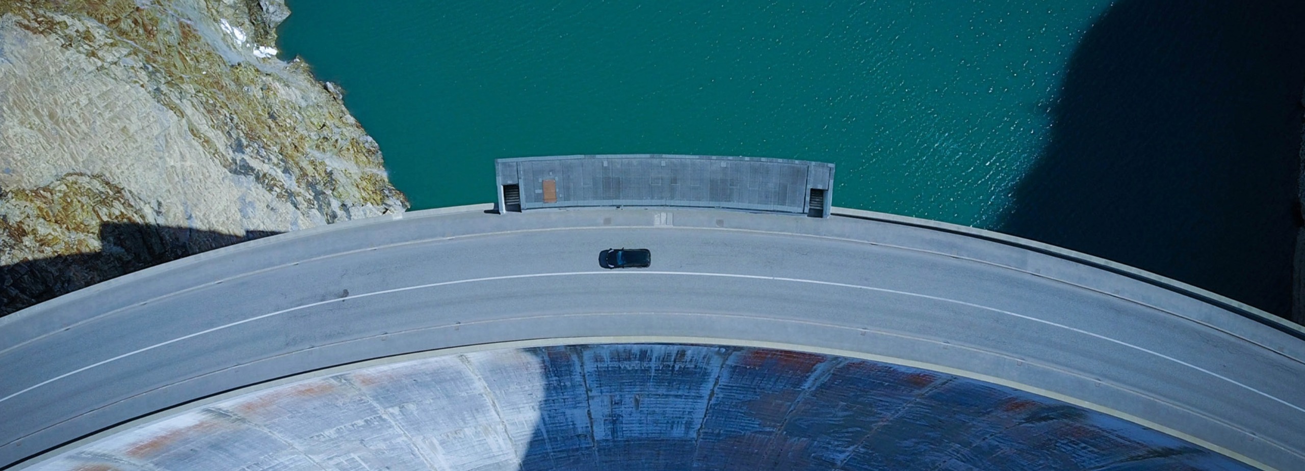 Curved_Road_Dam_P_0028