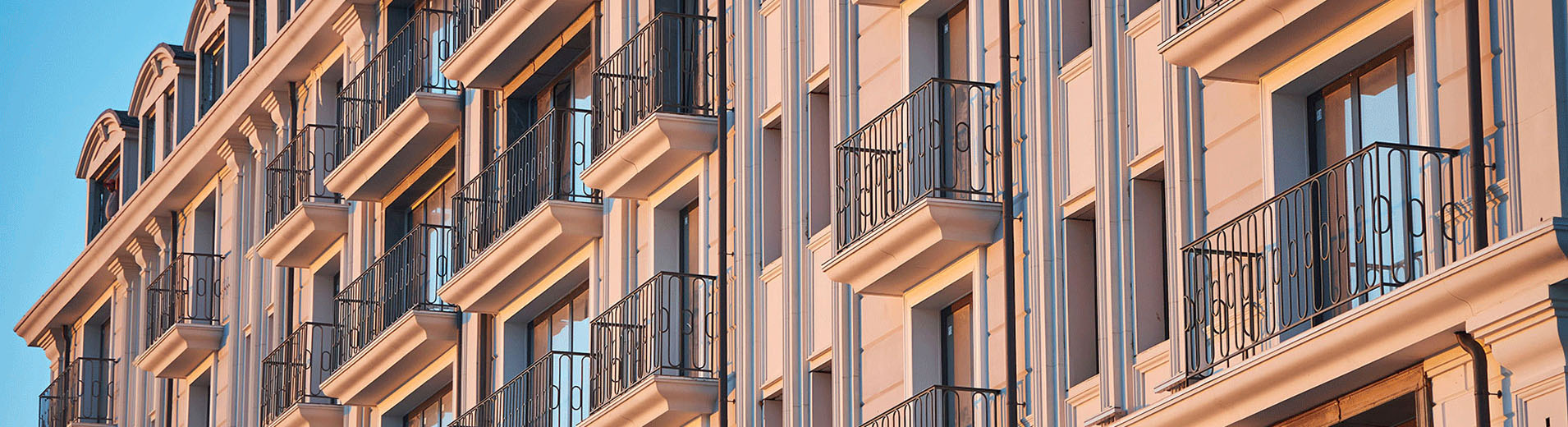 Facade_with_balconies_PPT