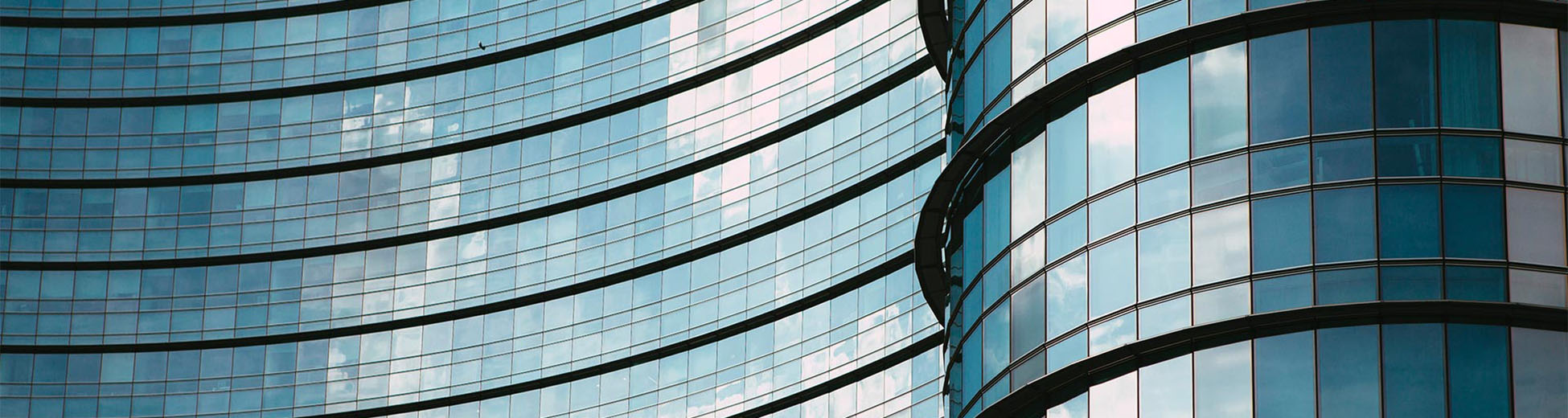 Glass buildings in Milan_PPT (1)