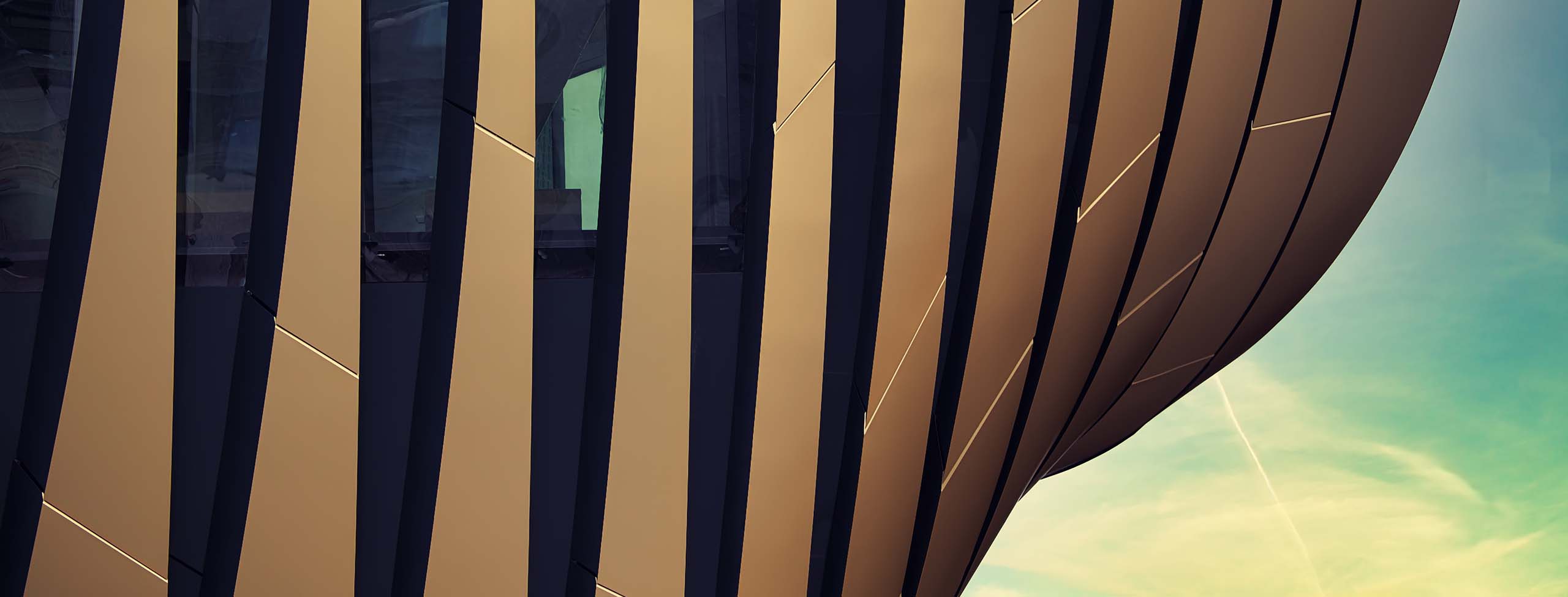 Masarycka_Spojka_building_in_Prague 2560x975