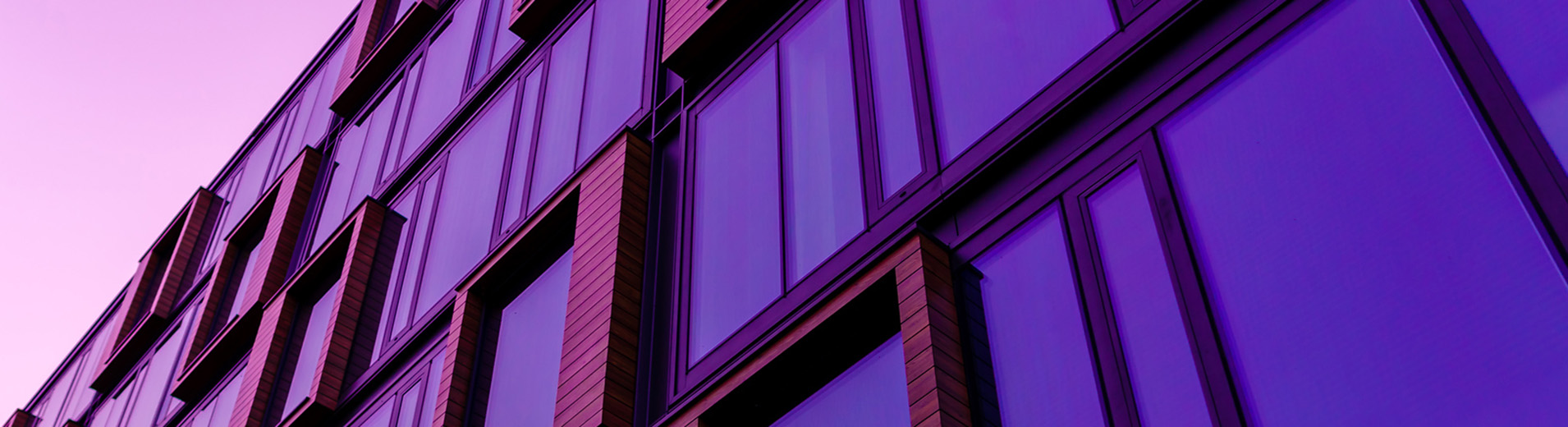Modern_building_in_purple_light_N_2354