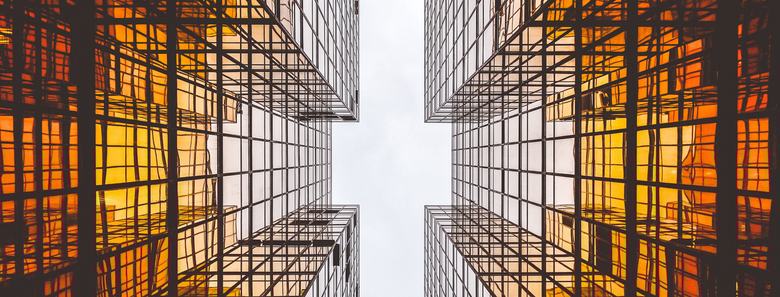 Orange_reflective_architecture_P_0906