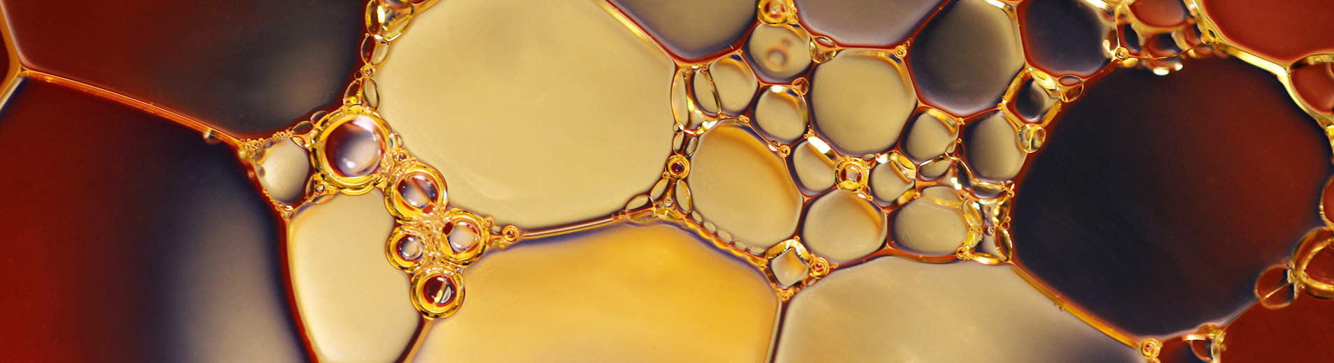 Red_bubble_macro_S_2436