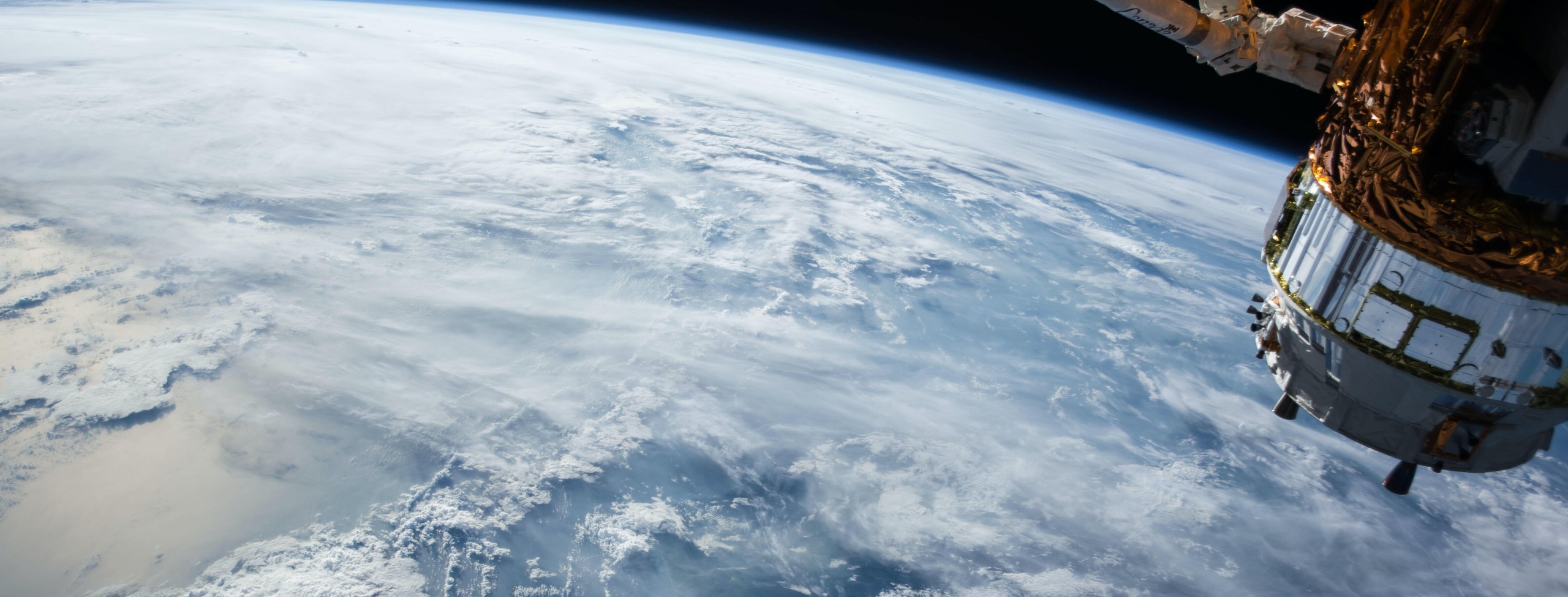 Satellite_clouds_from_space_