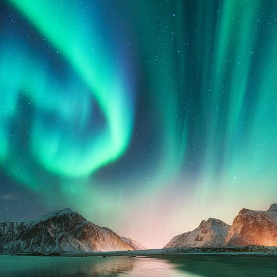 Northern_Lights_Mountains