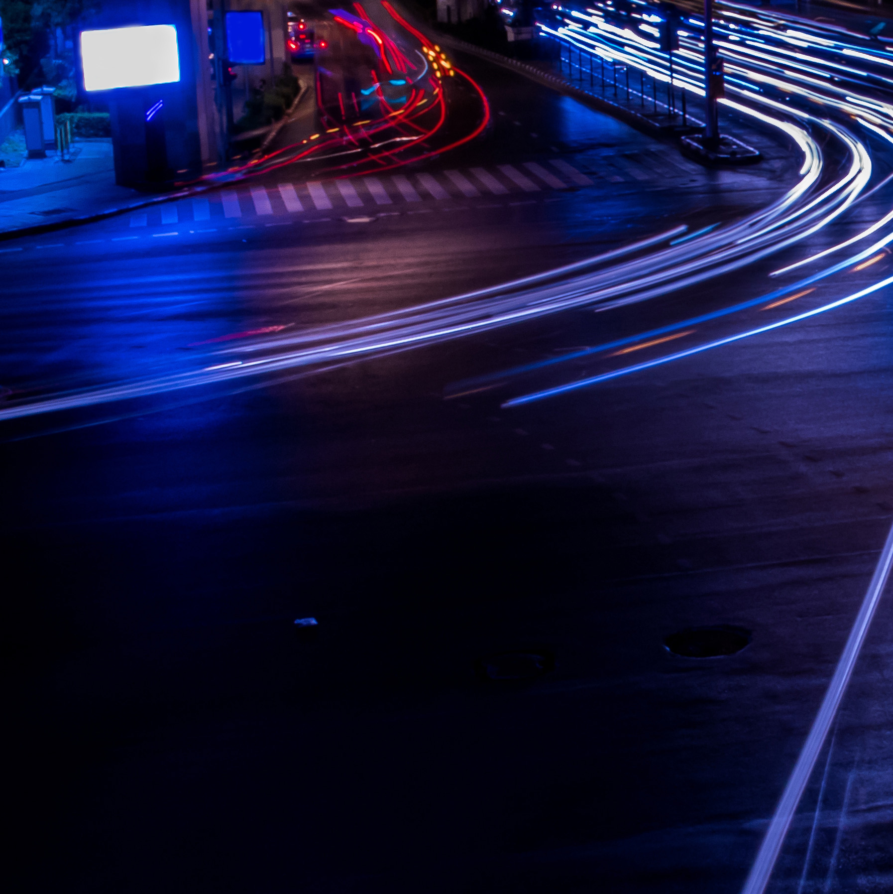 Neon_light_trail_N_2360-2