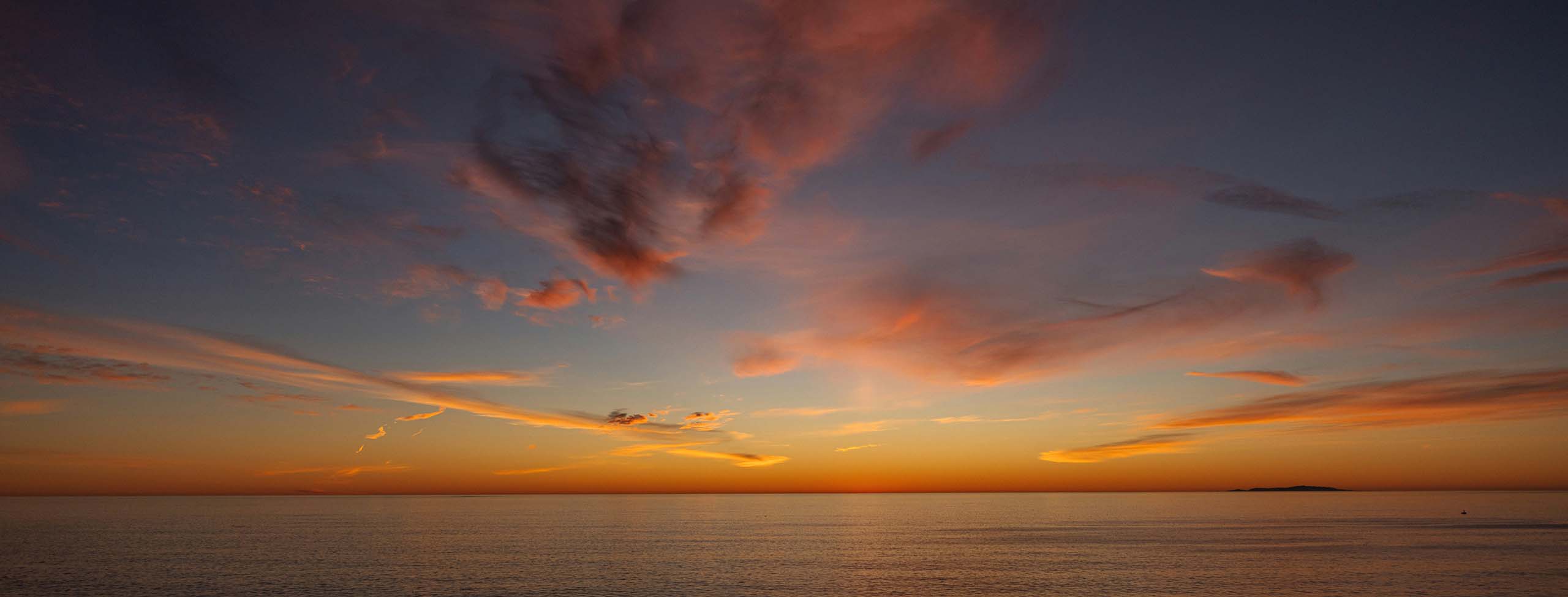 Ocean_horizon 2560x975